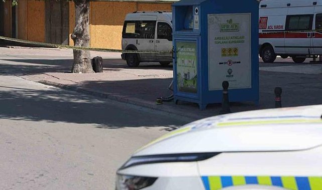 Caddeyi trafiğe kapattıran şüpheli valiz ihbarı