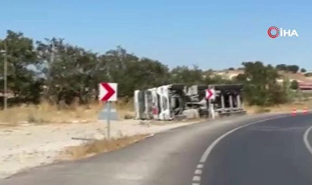 Facia ucuz atlatıldı! Amonyum yüklü tır kaza yaptı