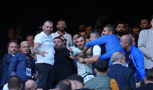 Fenerbahçe'nin başkanı belli oldu! Seçiminde tribünlerde gerginlik yaşandı