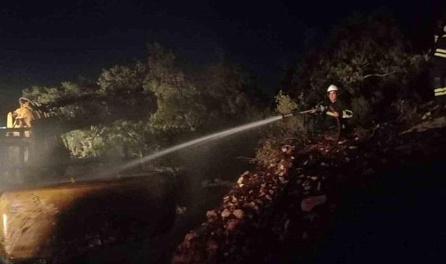 Hatay'da iş makinesi yangını