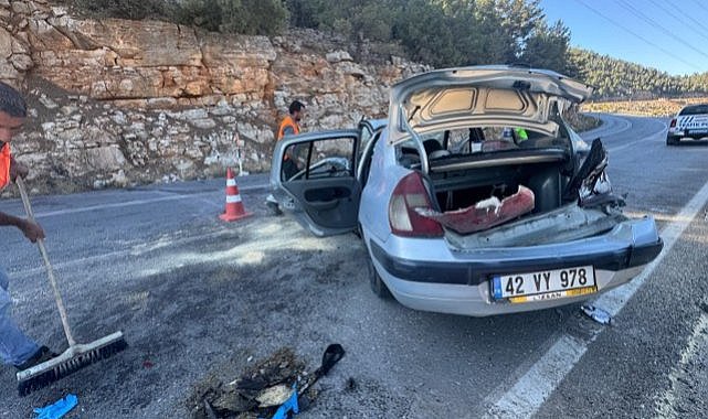 İki otomobil çarpıştı! 1'i ağır 4 yaralı