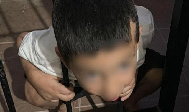 Kafası sıkışan çocuk itfaiye tarafından kurtarıldı