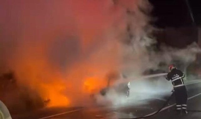 Seyir halindeki otomobil yandı