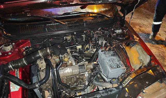 Tofaş alev aldı, sürücü kendini dışarı atarak kurtuldu