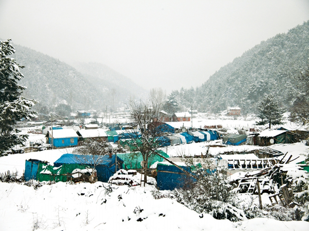 Kışı Çadır Ve Barakalarda Geçiriyorlar