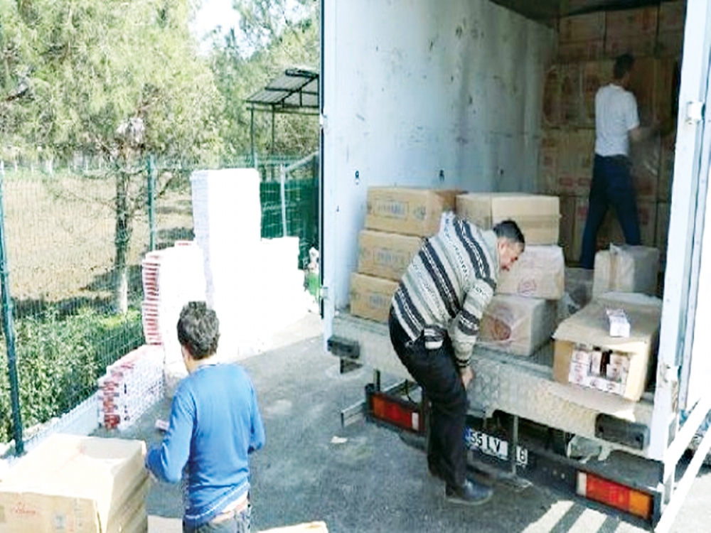 Kivi Yüklü Kamyonda 152 Bin Paket Kaçak Sigara
