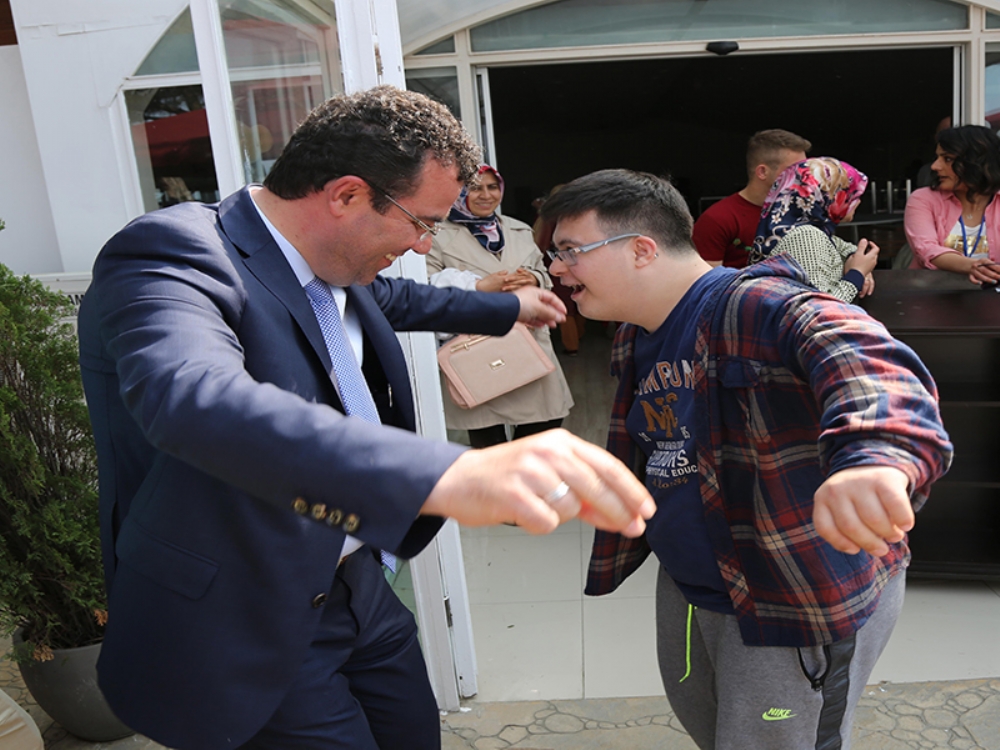 Özel Çocuklar Doyasıya Eğlendi