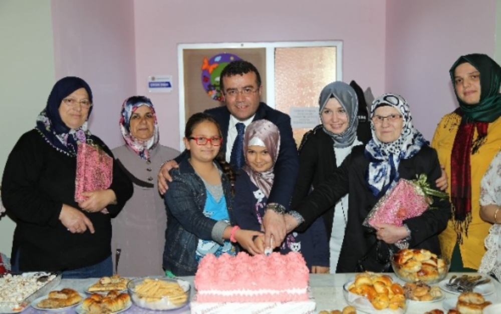 Taşçı'dan Kursiyerlere Kur'an-ı Kerim Sürprizi