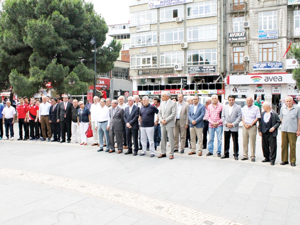 Yarım Asır Yalnız Kutlanıldı