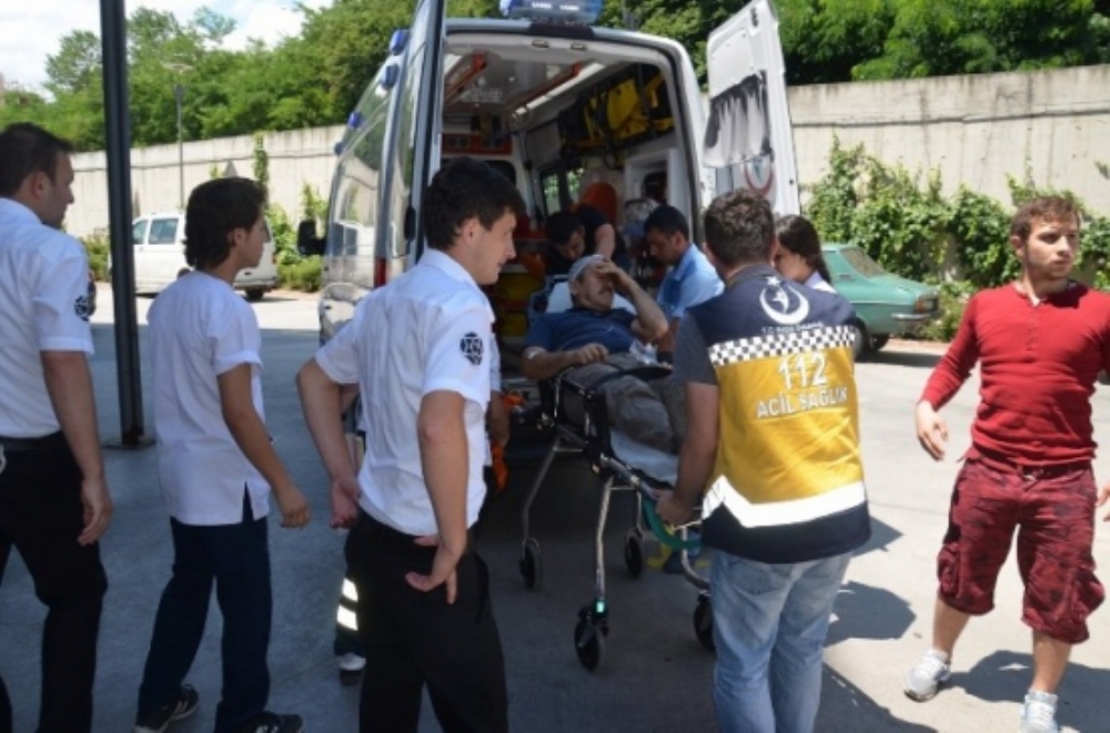 Yer Kavgası Kanlı Bitti: 4 Yaralı