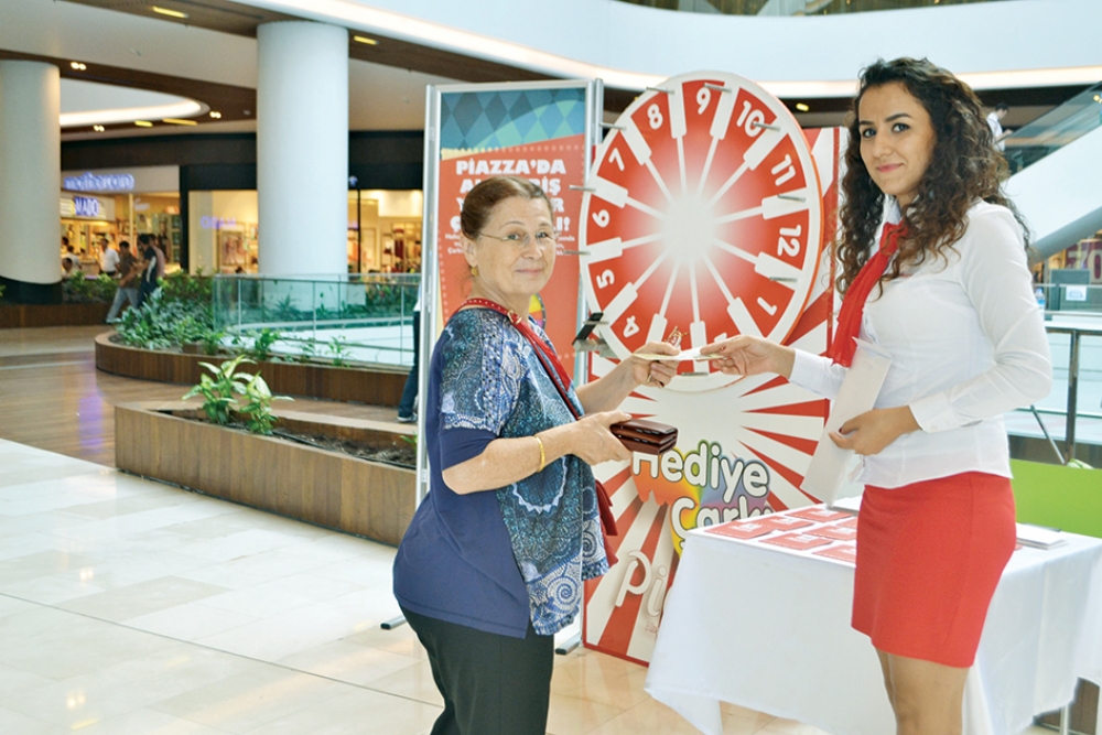 Çarkıfelek  Piazza’da Döndü