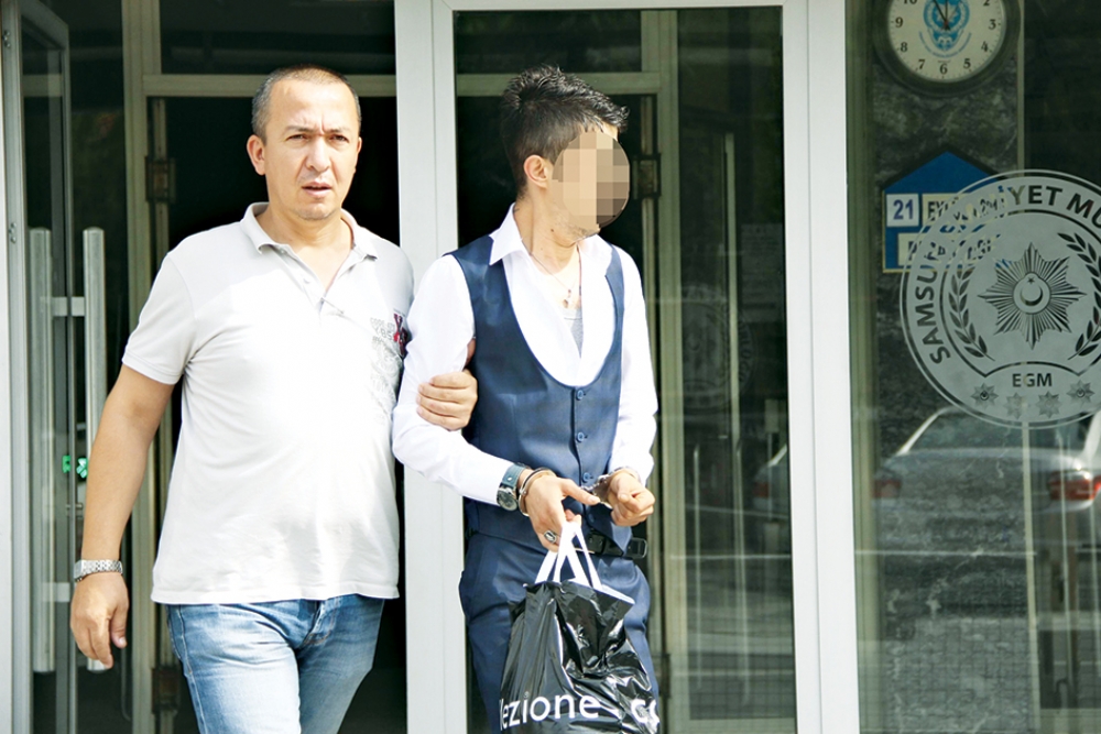 Av Tüfeği Ve Tabancayla Havaya Ateş Açtı