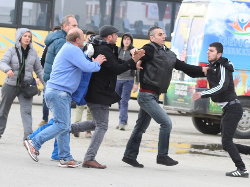 Okul Maçında Kavga!