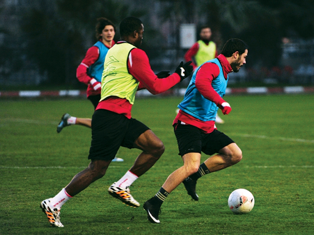 Şeytanın Bacağını Kırmak Istiyorlar