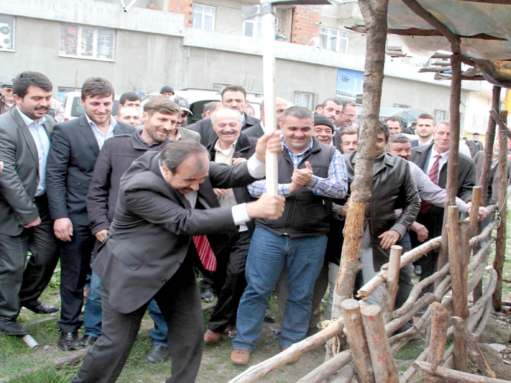 Başkan Tekin Hem Yaptı Hem Yıktı
