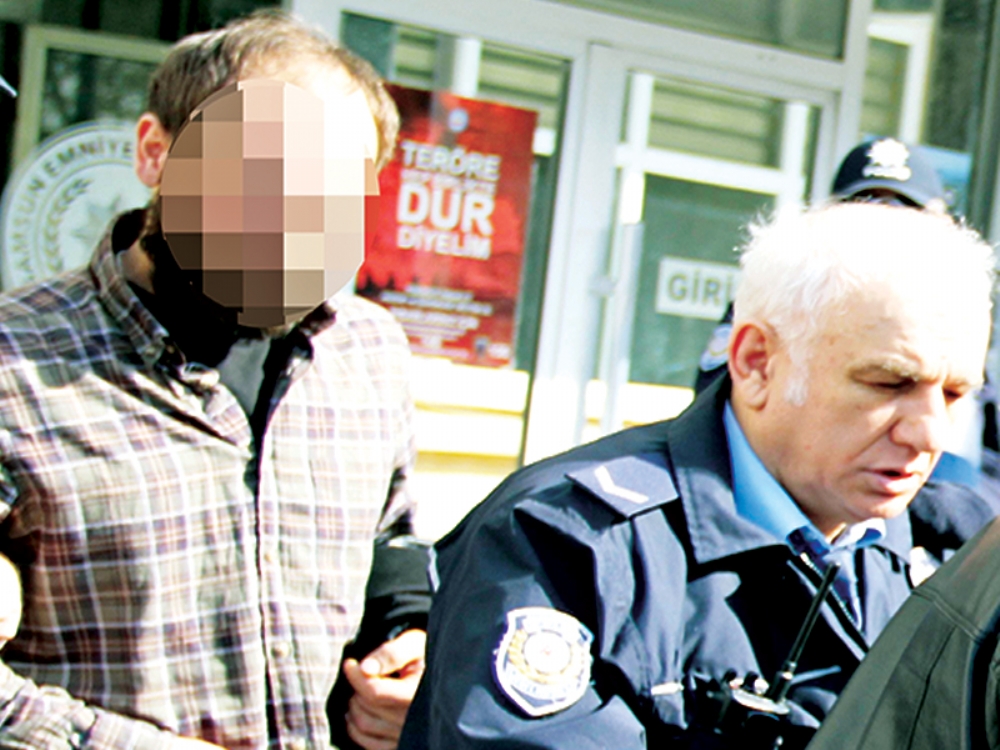 Kırmızı ışıkta Geçen Aracın Sürücüsü Esrarla Yakalandı