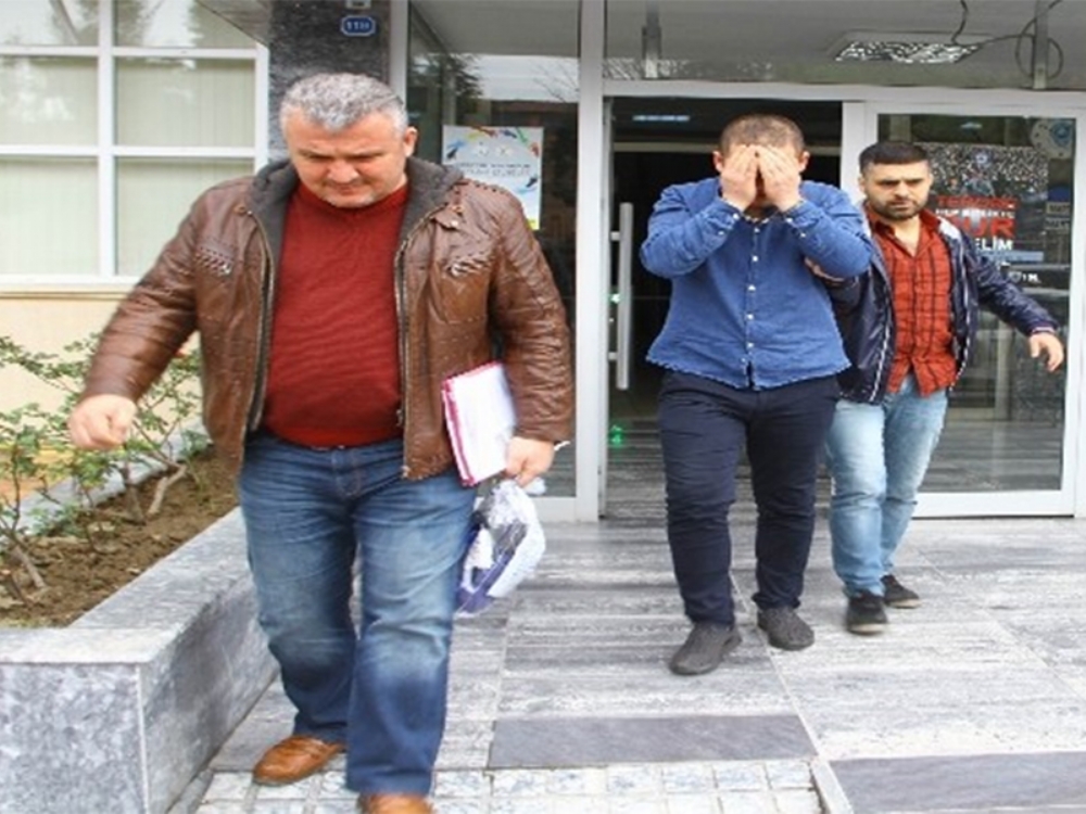 Evinde 1 Kilo 300 Gram Esrar Ele Geçti