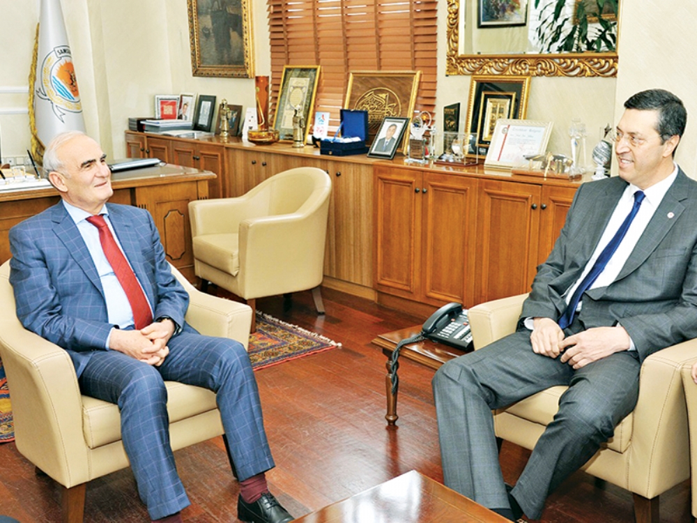 Arısan’dan, Başkan Yılmaz’a Milli Takım Forması