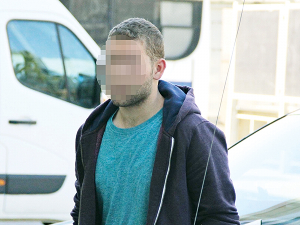 Travestinin Telefonunu Gasp Ettiler