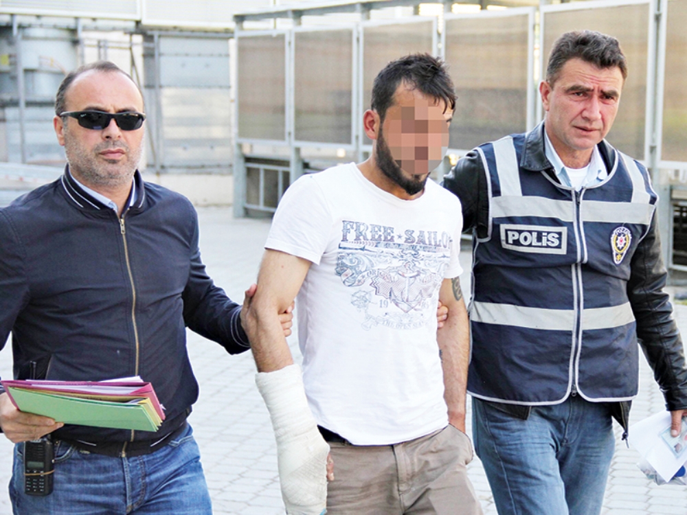 5 Işçinin Cüzdanını Çaldı