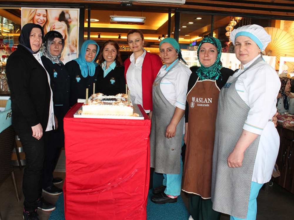 Peçko’da Annelere Özel Kutlama