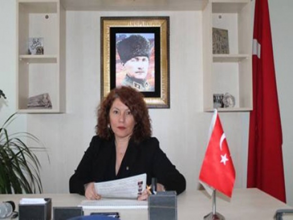 Almanya’ya Papağanlı Benzetme