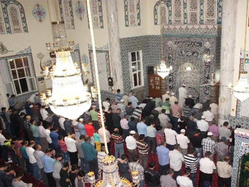 İlk Teravih Namazı Kılındı