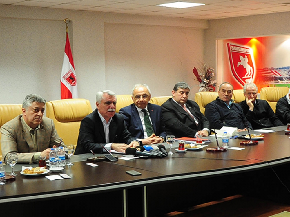 Beklenen Toplantı Dün De Yapılmadı