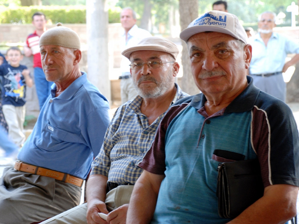 Emeklilere Kuruşu  Kuruşuna Yeni Maaş