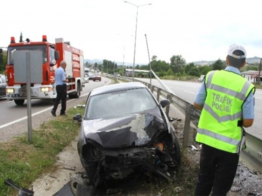 Samsun'da Trafik Kazası: 3 Yaralı