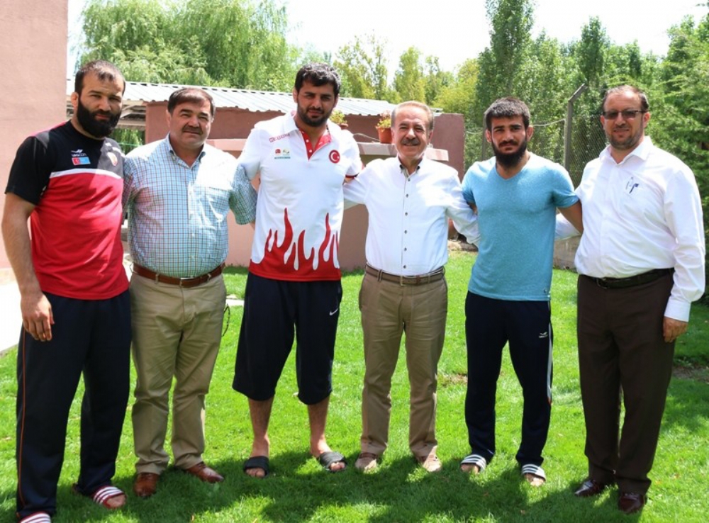 Tarihe Geçecek Başarılarla Dönecekler