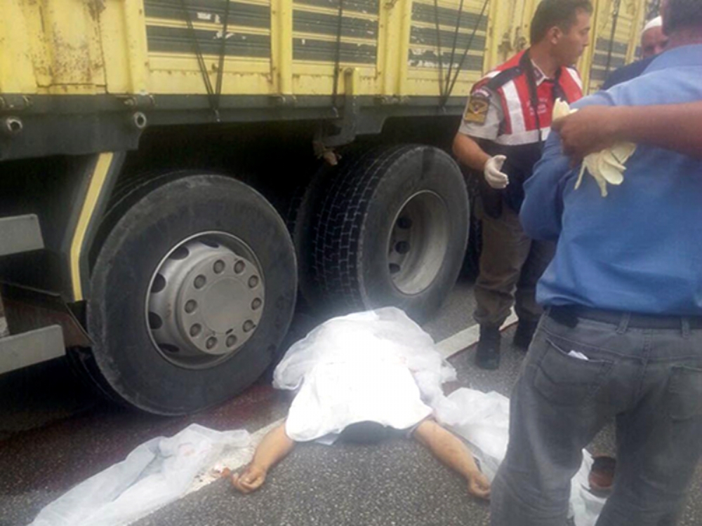 Kamyonun Altında Can Verdi