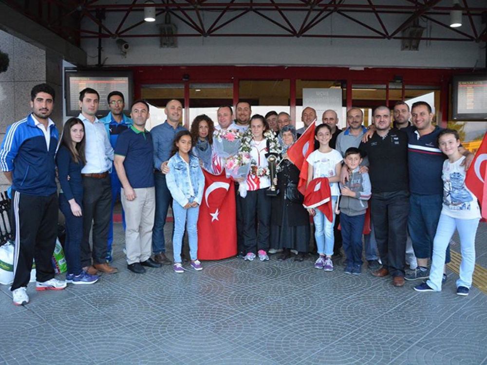 Dünya Şampiyonuna Görkemli Karşılama