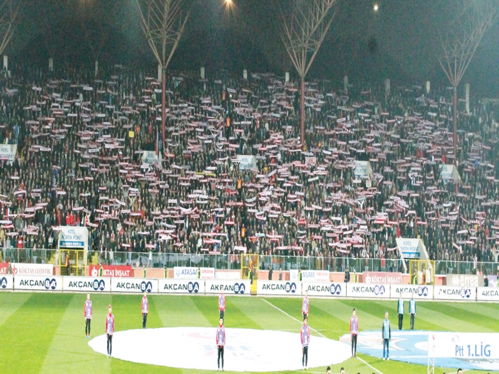 Taraftarın Yüzü Güldü