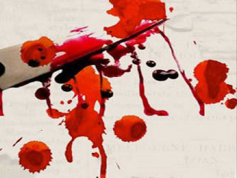 Eşini Sokak Ortasında Bıçaklayarak Öldürdü