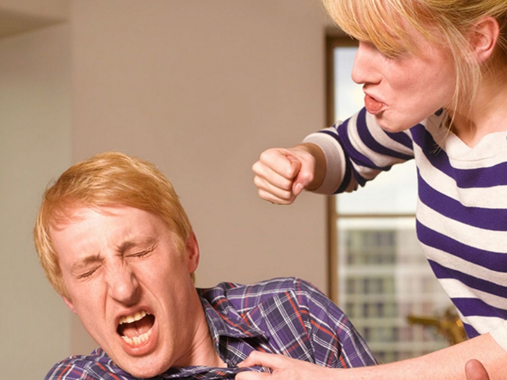 Erkekler De Şiddet Görüyor