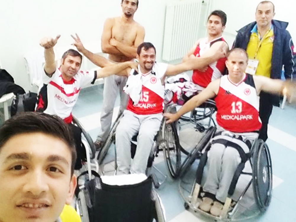 Rüzgar Gibi Esiyorlar!