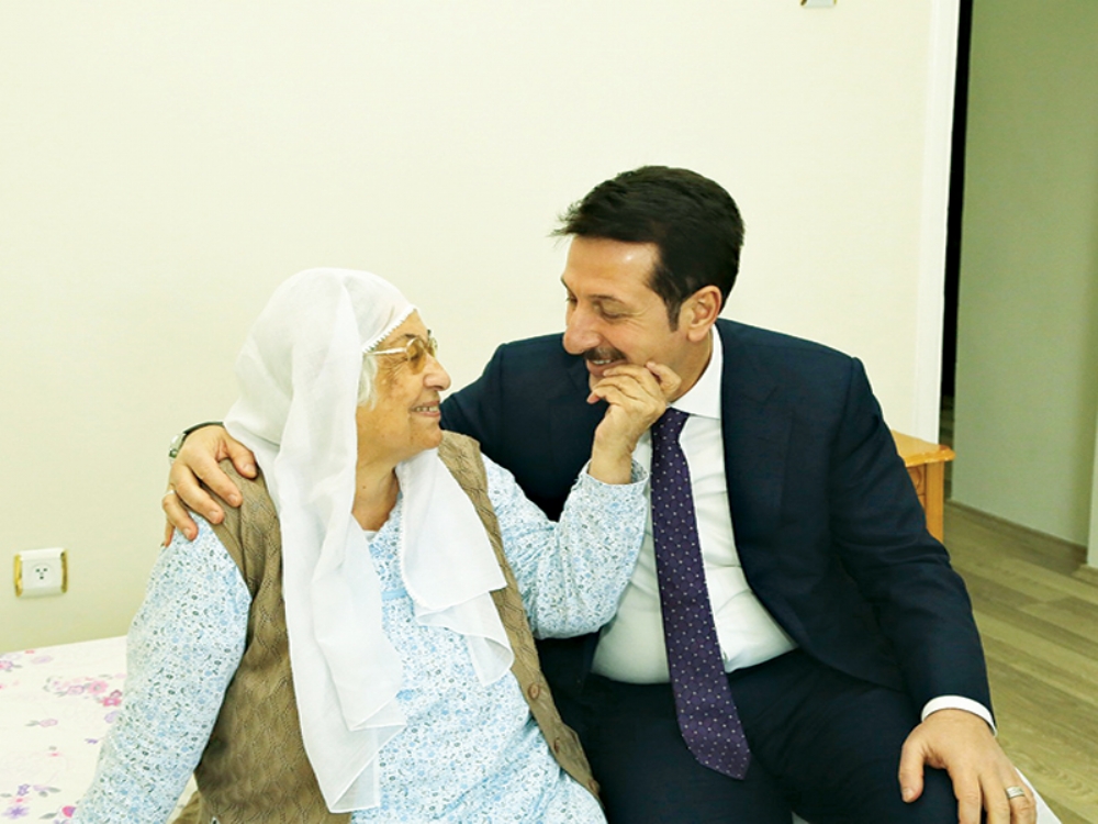 Tok'tan Emektar Öğretmene Vefalı Ziyaret