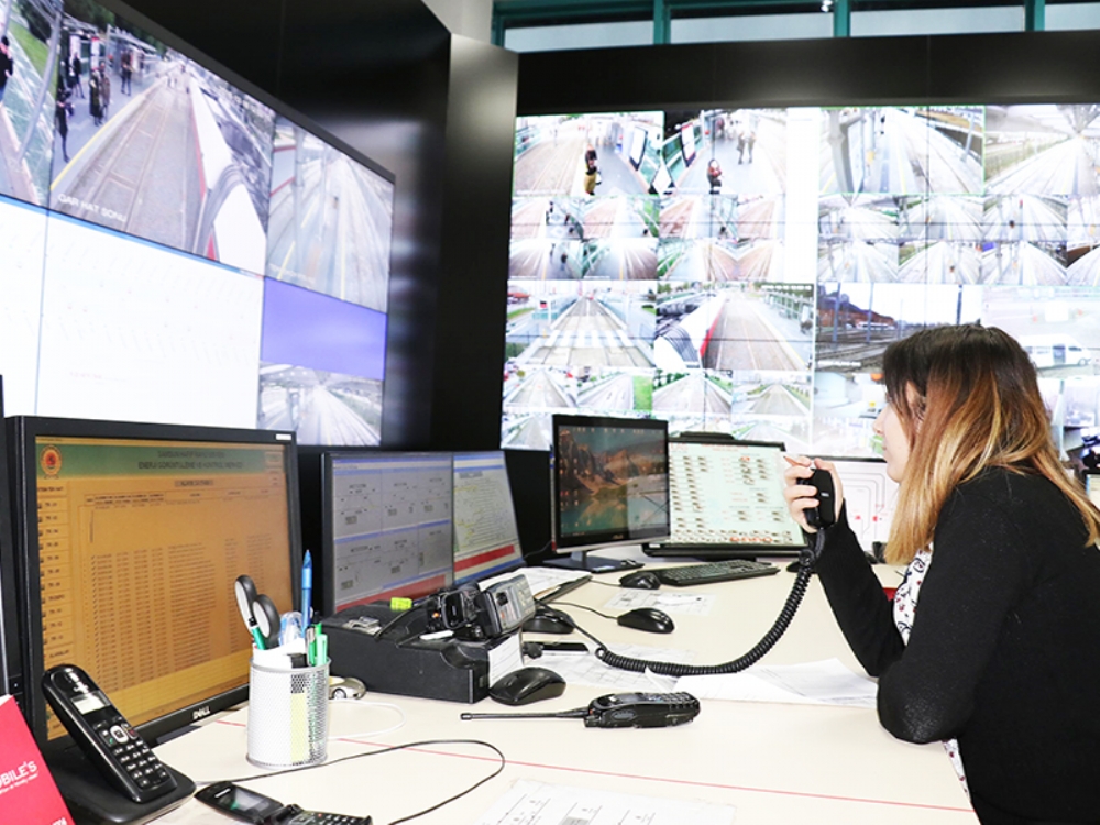 Raylı Sistemde Trafiği Kadın Operatör Yönetiyor