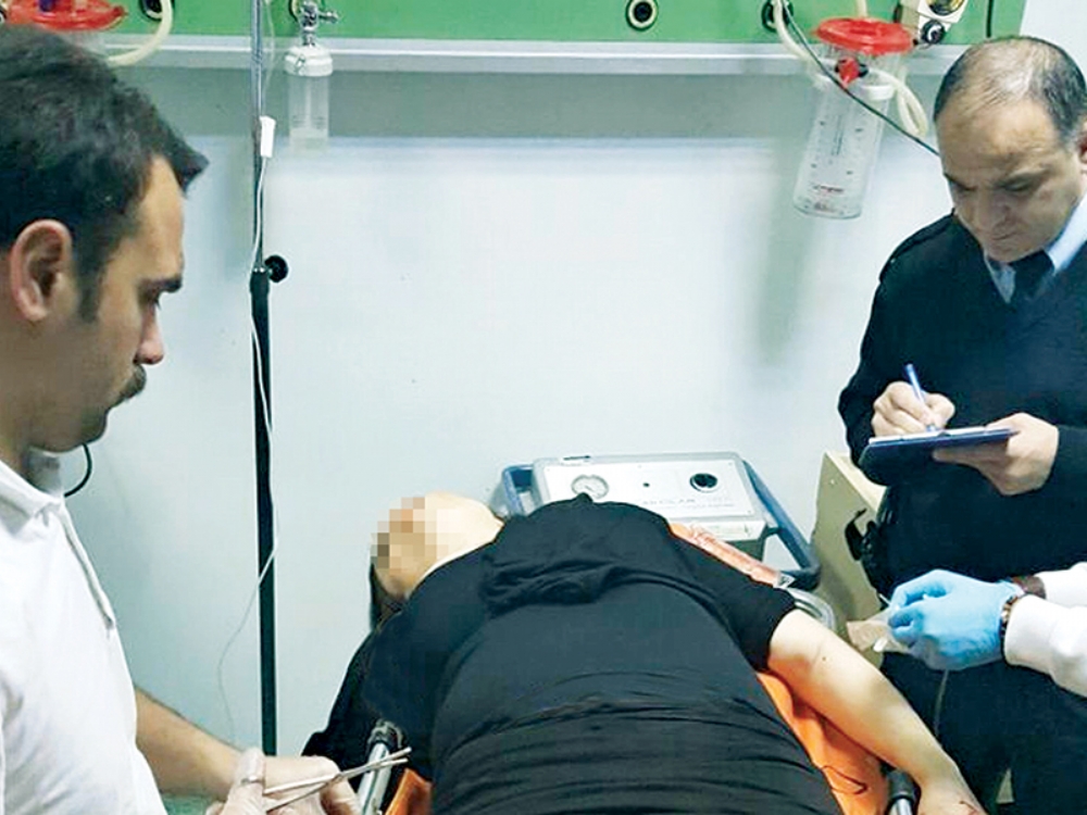 Sokak Ortasında Bıçaklı Saldırı