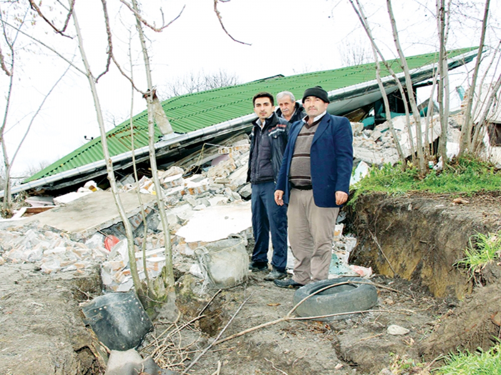 Ağcagüney Çöküyor!