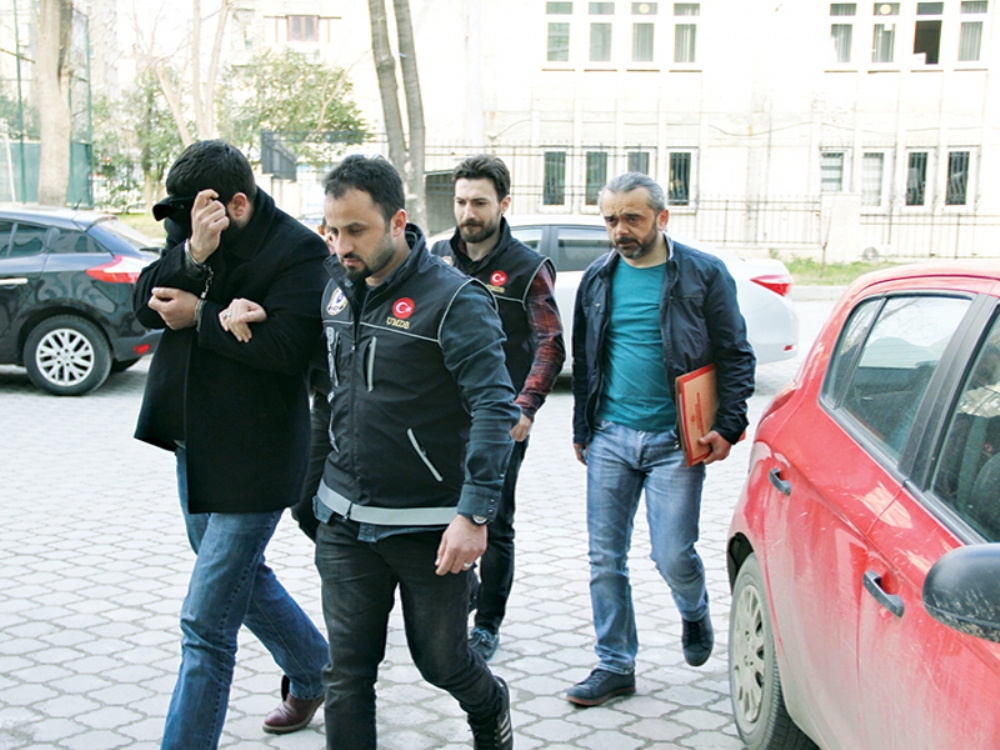 2,5 Kilo Esrarla Yakalandılar