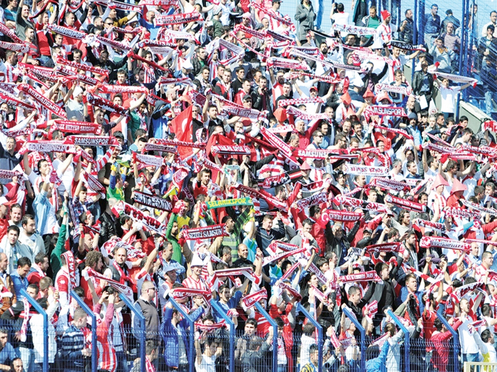 Taraftarın Mbilla Sevinci