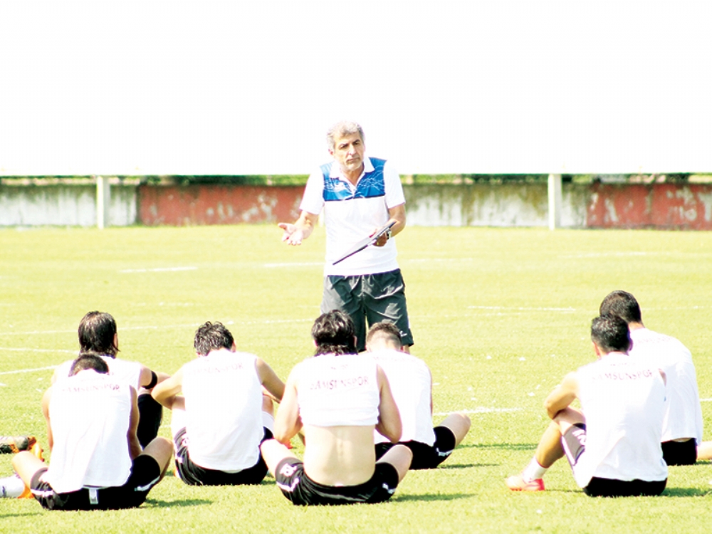 İdmanı Bölerek Toplantı Yaptı