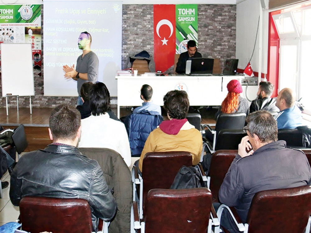 Pilotlardan Yamaç Paraşütü Eğitimi