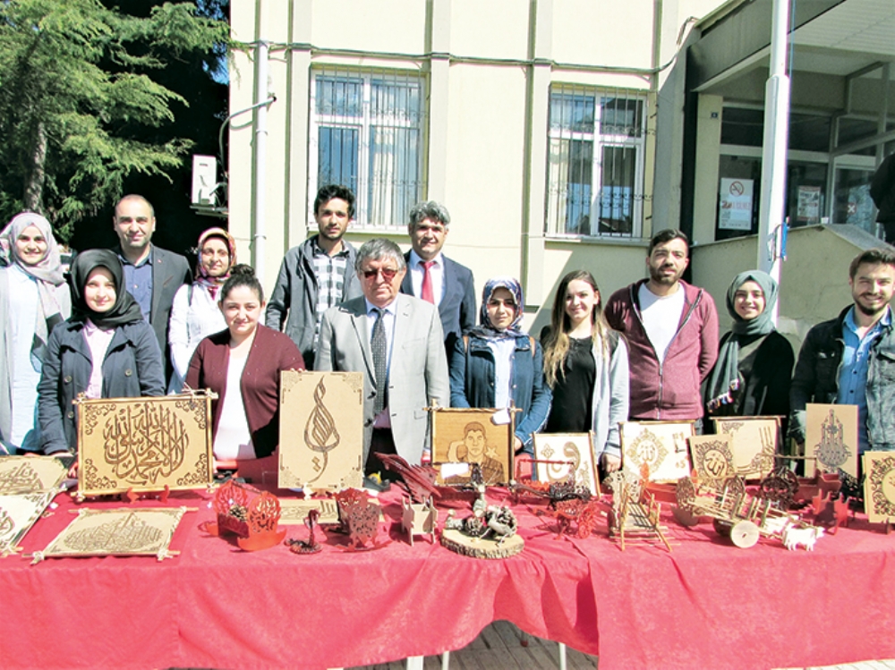 Engellilere Sandalye Yardımı