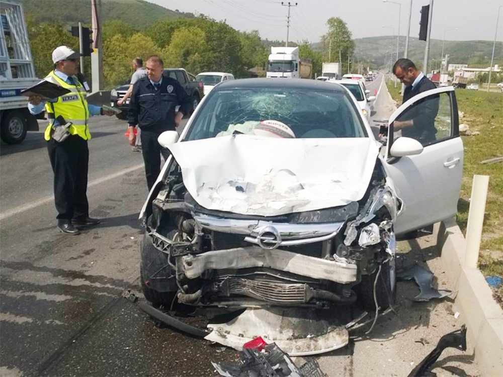 Samsun'da Trafik Kazası: 3 Yaralı