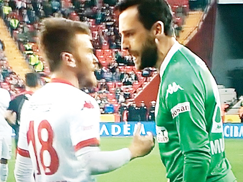 Maç Içinde Tartıştılar