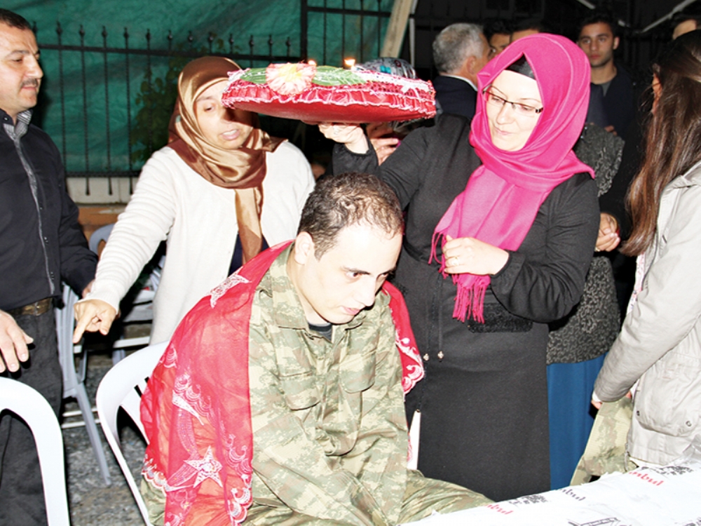 Engelli Gence Asker Kınası Eğlencesi