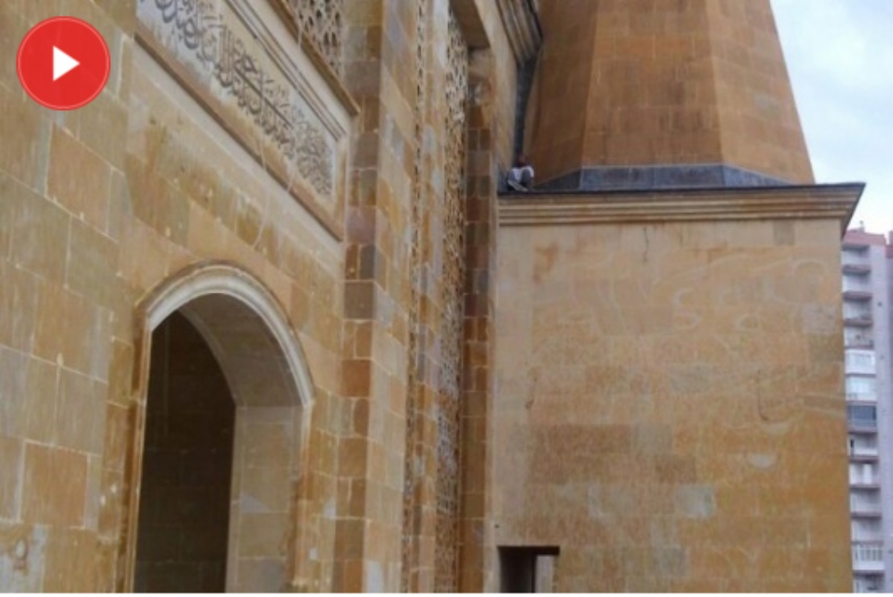 Cami Hırsızı Kaidede Mahsur Kaldı